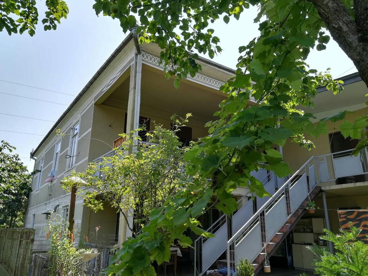 Guest House Of Givi Kobuleti Exterior foto